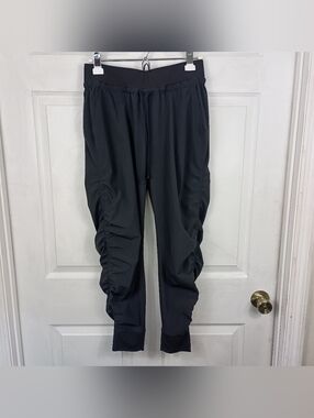 Athleta Pants 4 Womens Black Attitude Relaxed Stretch Ruched Leg Joggers UPF 50